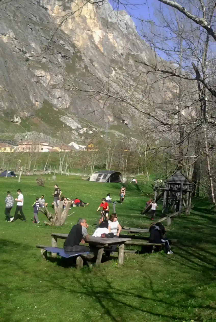 Camping Lagos de Somiedo
