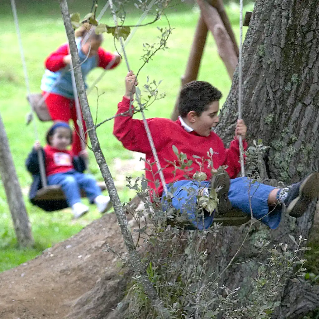 Camping Lagos de Somiedo Área de juegos infantiles
