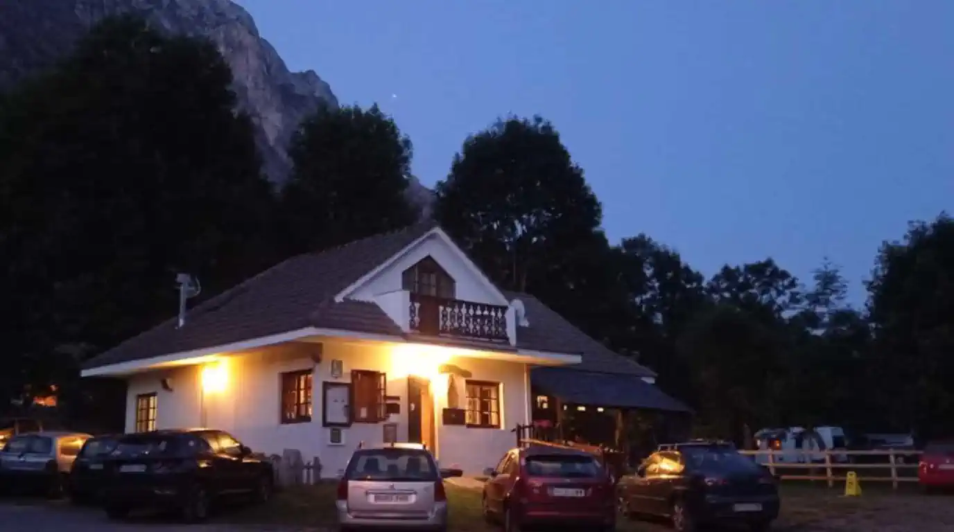 Camping Lagos de Somiedo Bar Cafetería