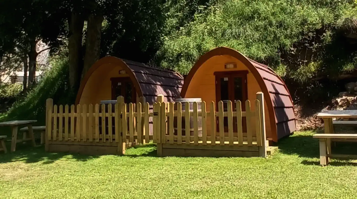 Glamping Los Cabanos - Camping Lagos de Somiedo